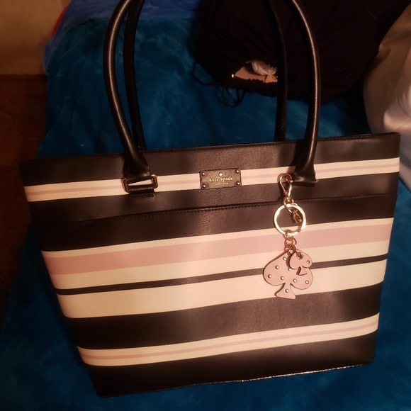 Katespade Purse ,wallet ,and bag charm - Picture 12 of 12